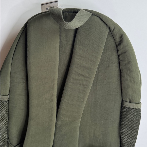 PINK Victoria's Secret Quilted Puffer Backpack Olive Green NWT - Picture 12 of 15